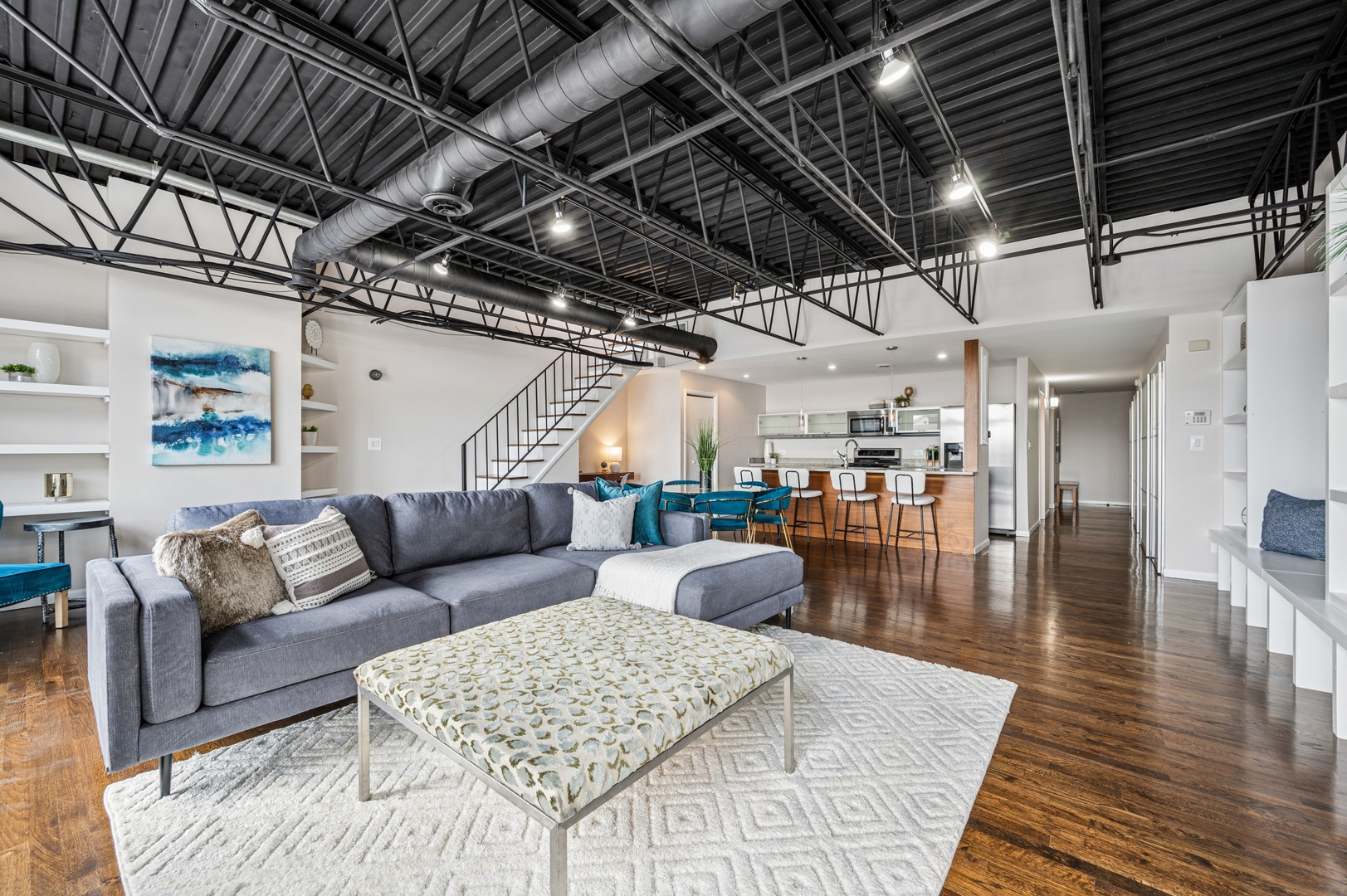 2525 N Sheffield Avenue Unit: 4C