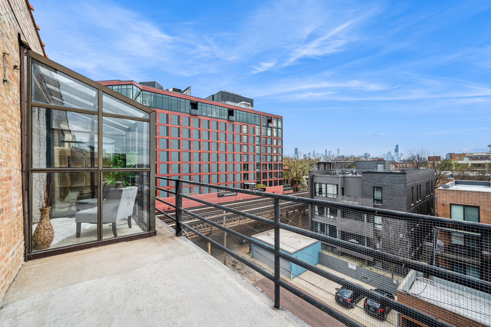 2525 N Sheffield Avenue Unit: 4C