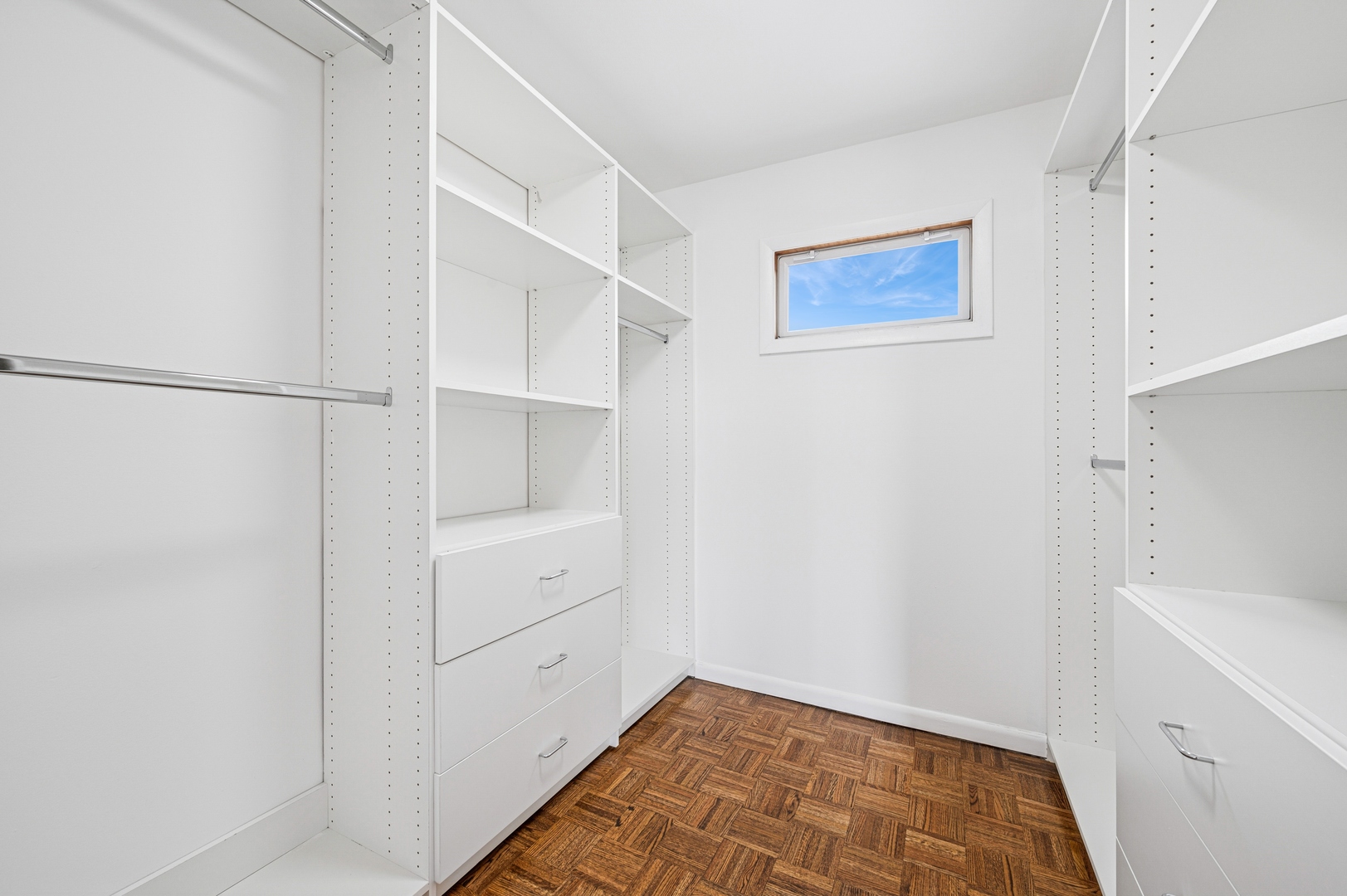 2525 N Sheffield Avenue Unit: 4C