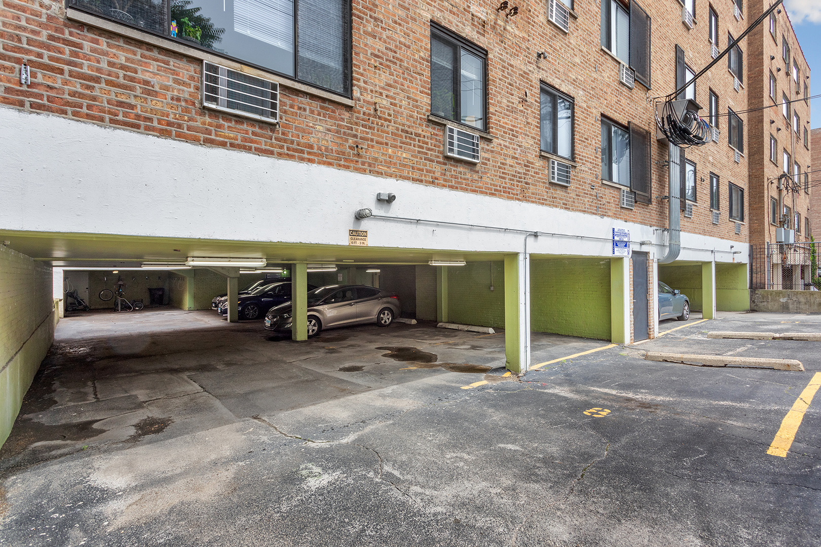 6134 N Kenmore Avenue Unit: 404