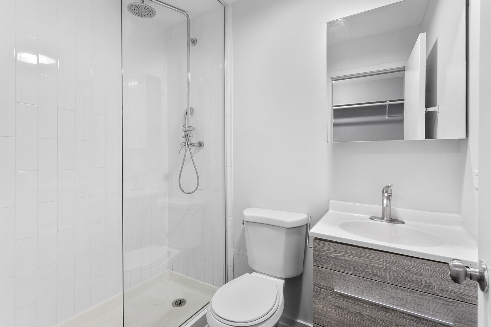 6134 N Kenmore Avenue Unit: 404