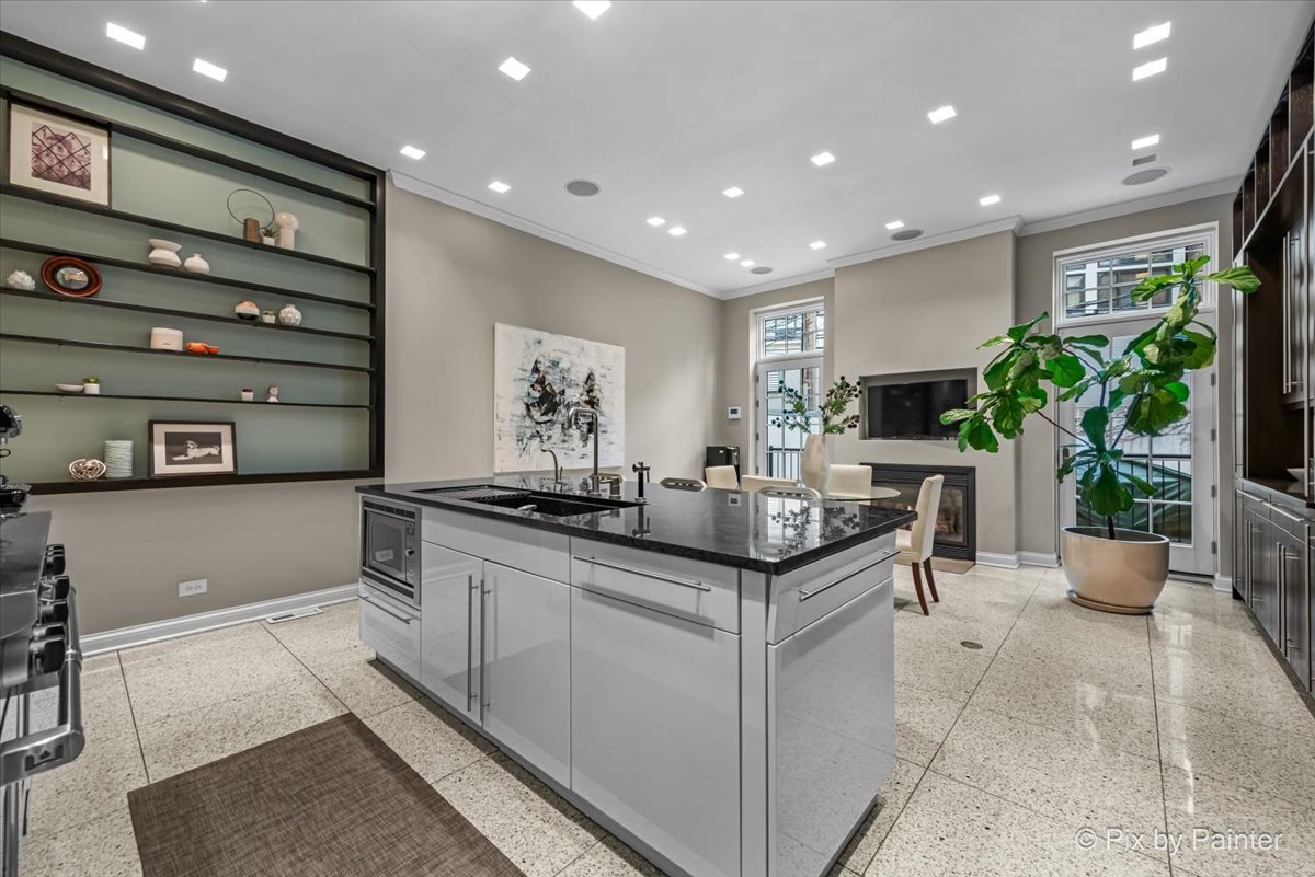 1917 N LINCOLN PARK WEST