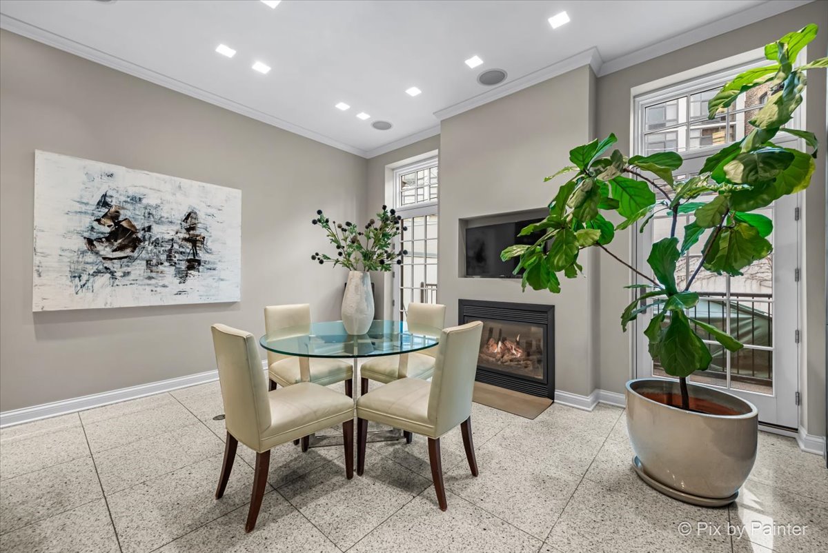 1917 N LINCOLN PARK WEST