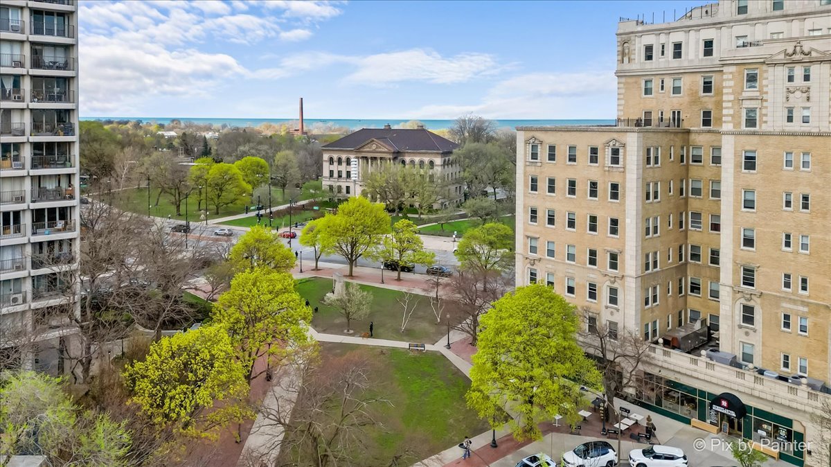 1917 N LINCOLN PARK WEST