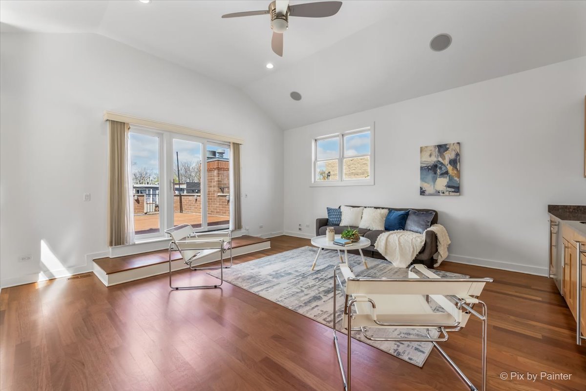 3708 N Greenview Avenue