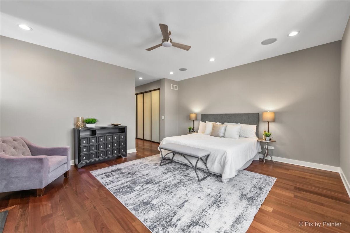 3708 N Greenview Avenue