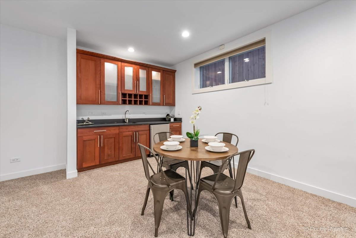 3708 N Greenview Avenue