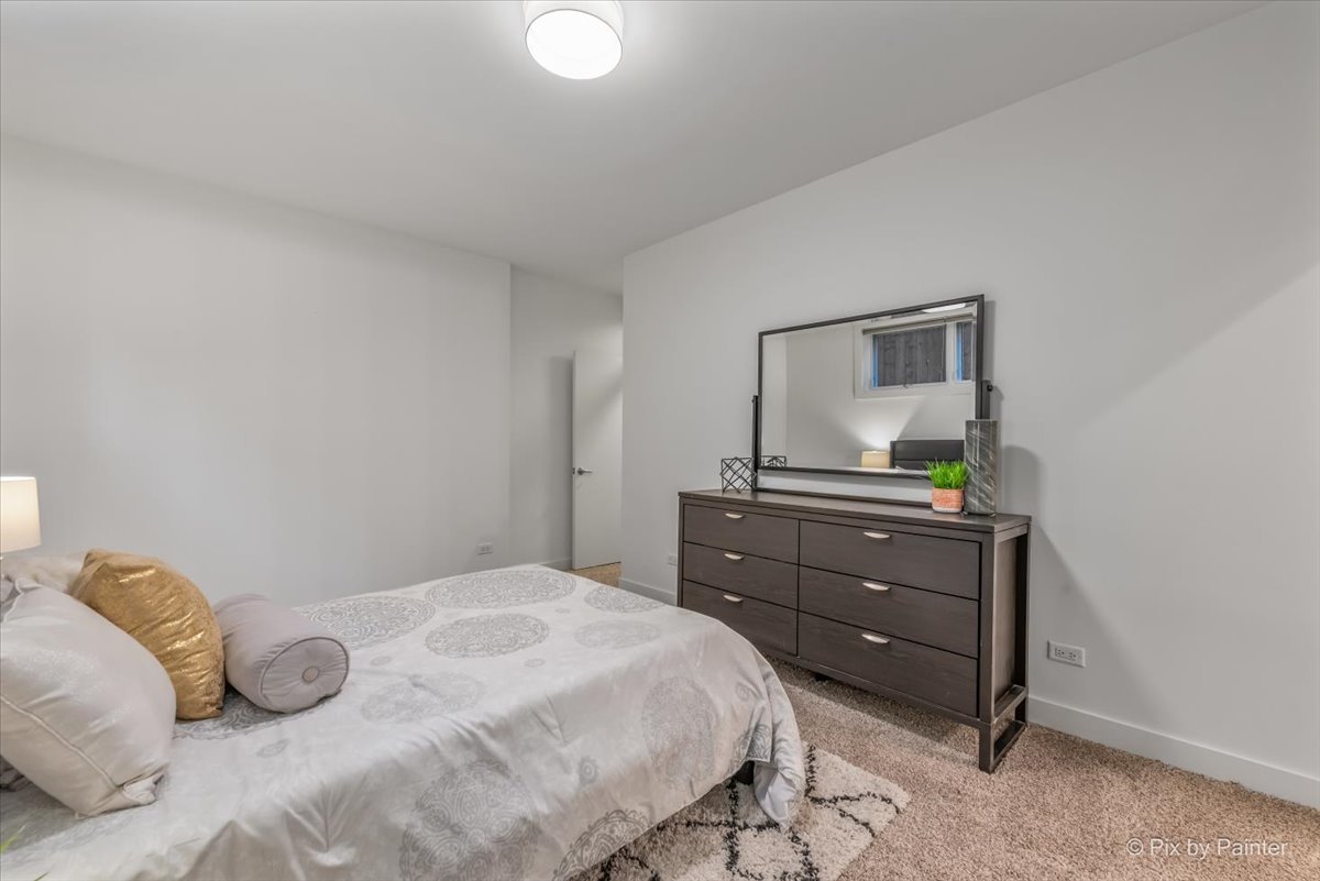 3708 N Greenview Avenue