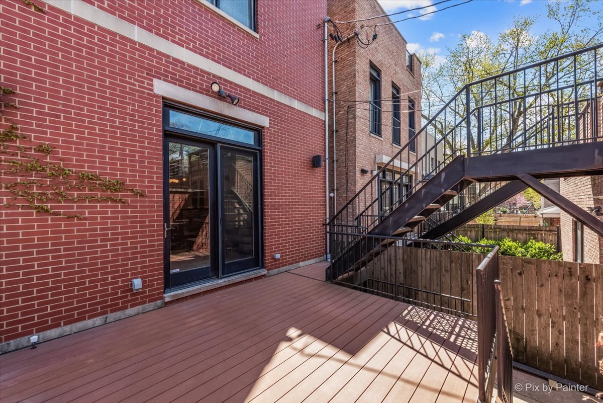 3708 N Greenview Avenue