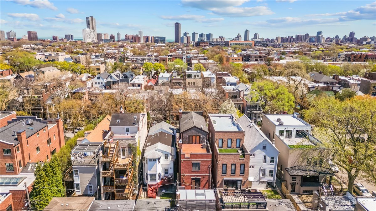 3708 N Greenview Avenue