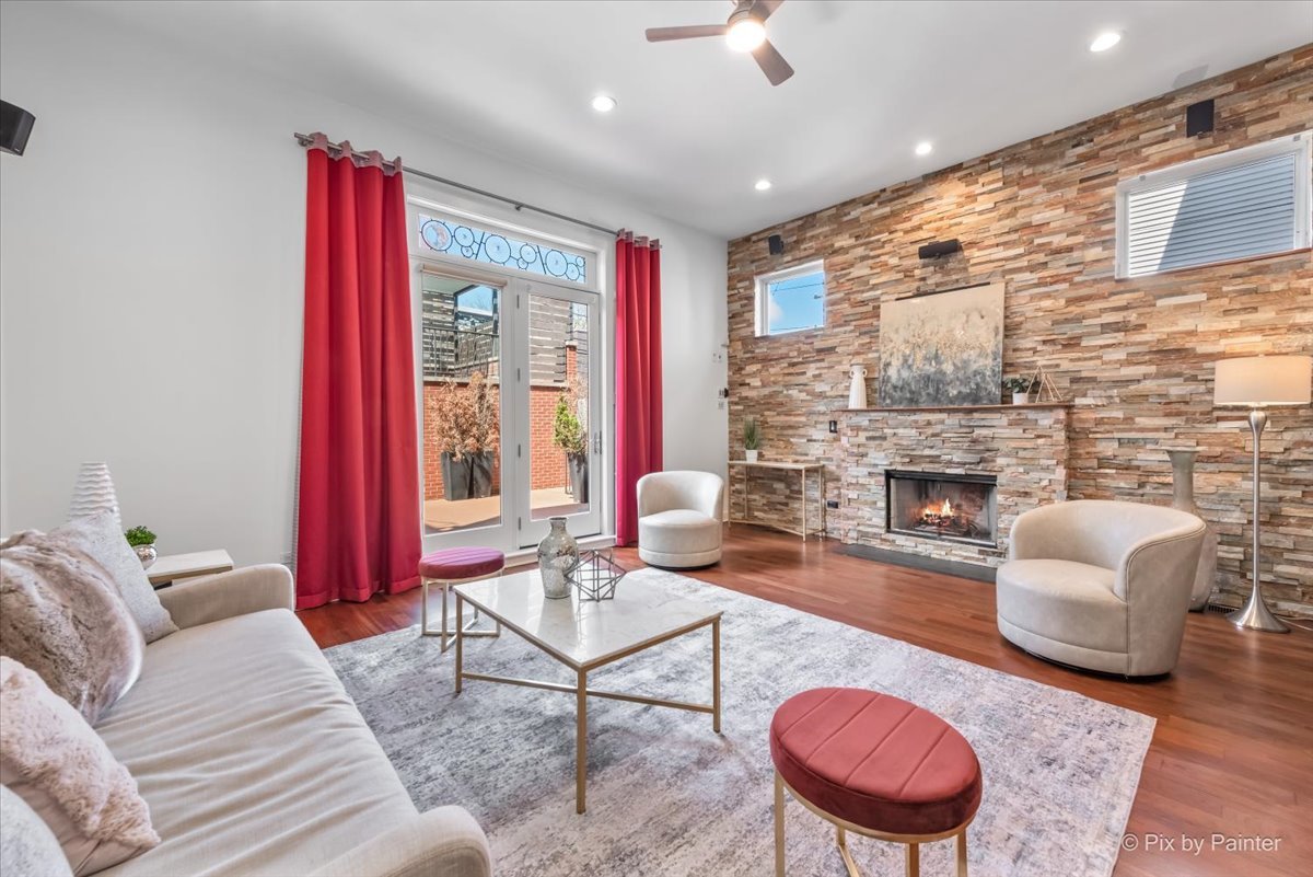 3708 N Greenview Avenue