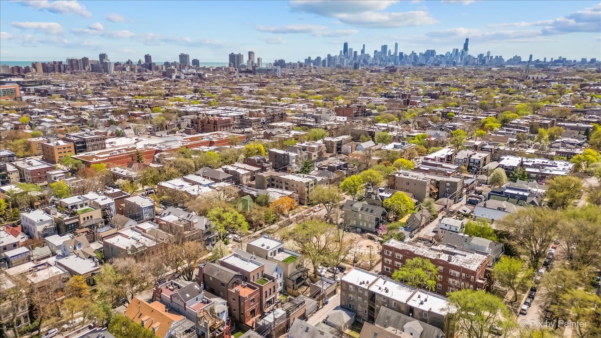 3708 N Greenview Avenue