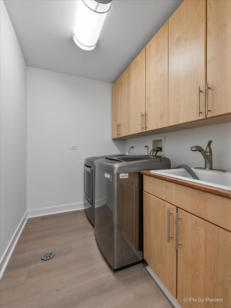 3708 N Greenview Avenue