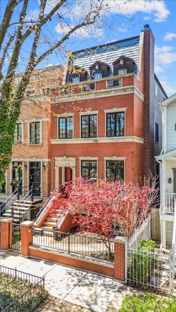 3708 N Greenview Avenue