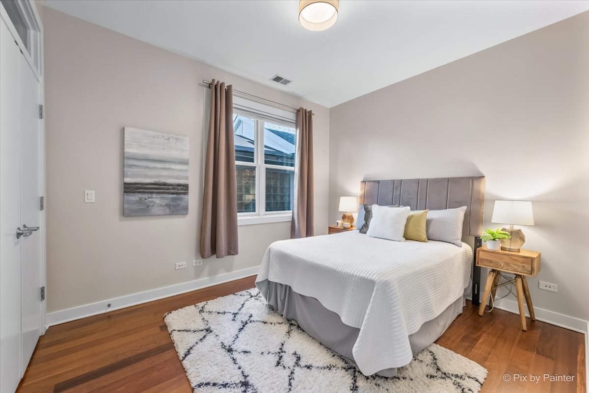 3708 N Greenview Avenue