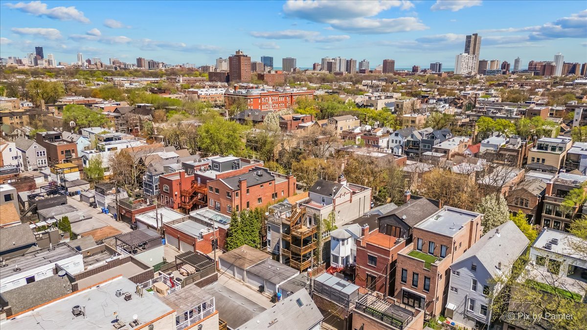 3708 N Greenview Avenue