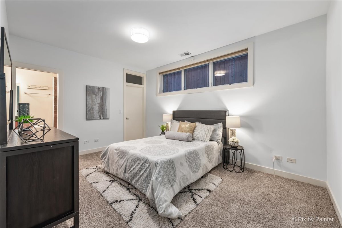 3708 N Greenview Avenue