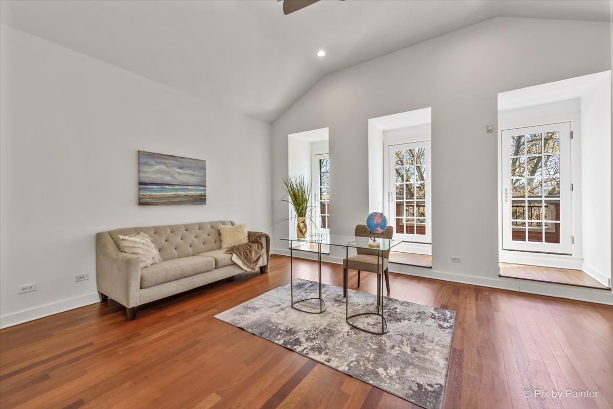 3708 N Greenview Avenue