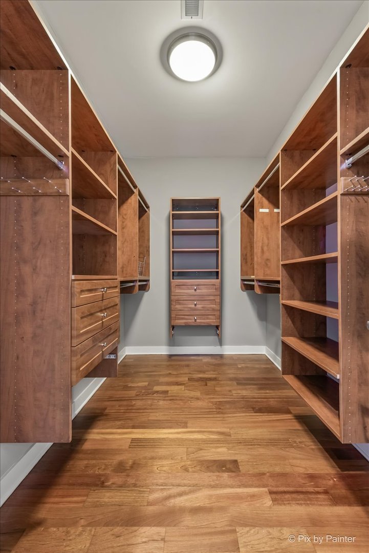 3708 N Greenview Avenue