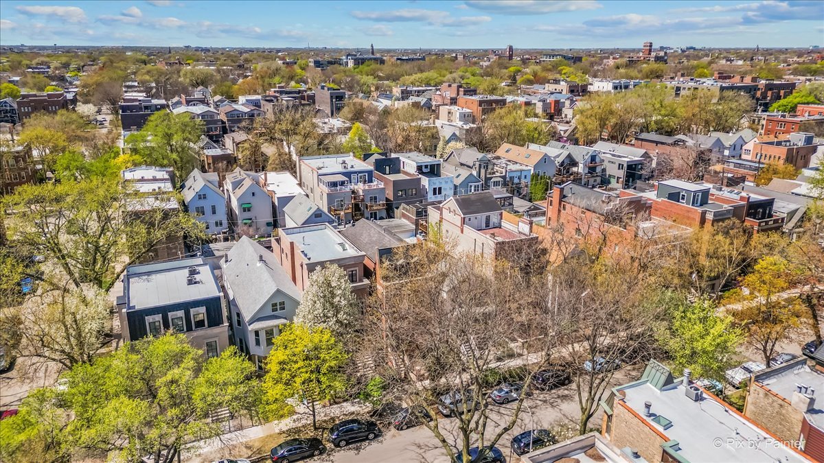 3708 N Greenview Avenue