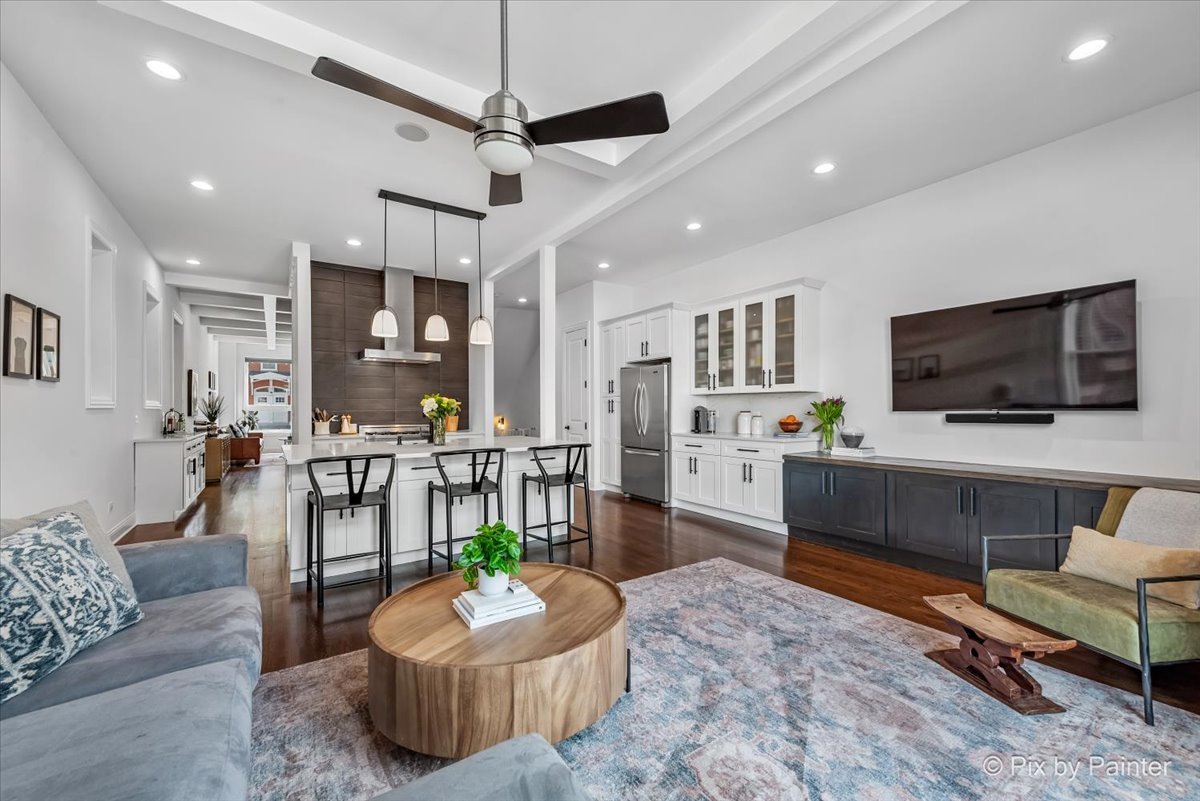 2636 W Crystal Street