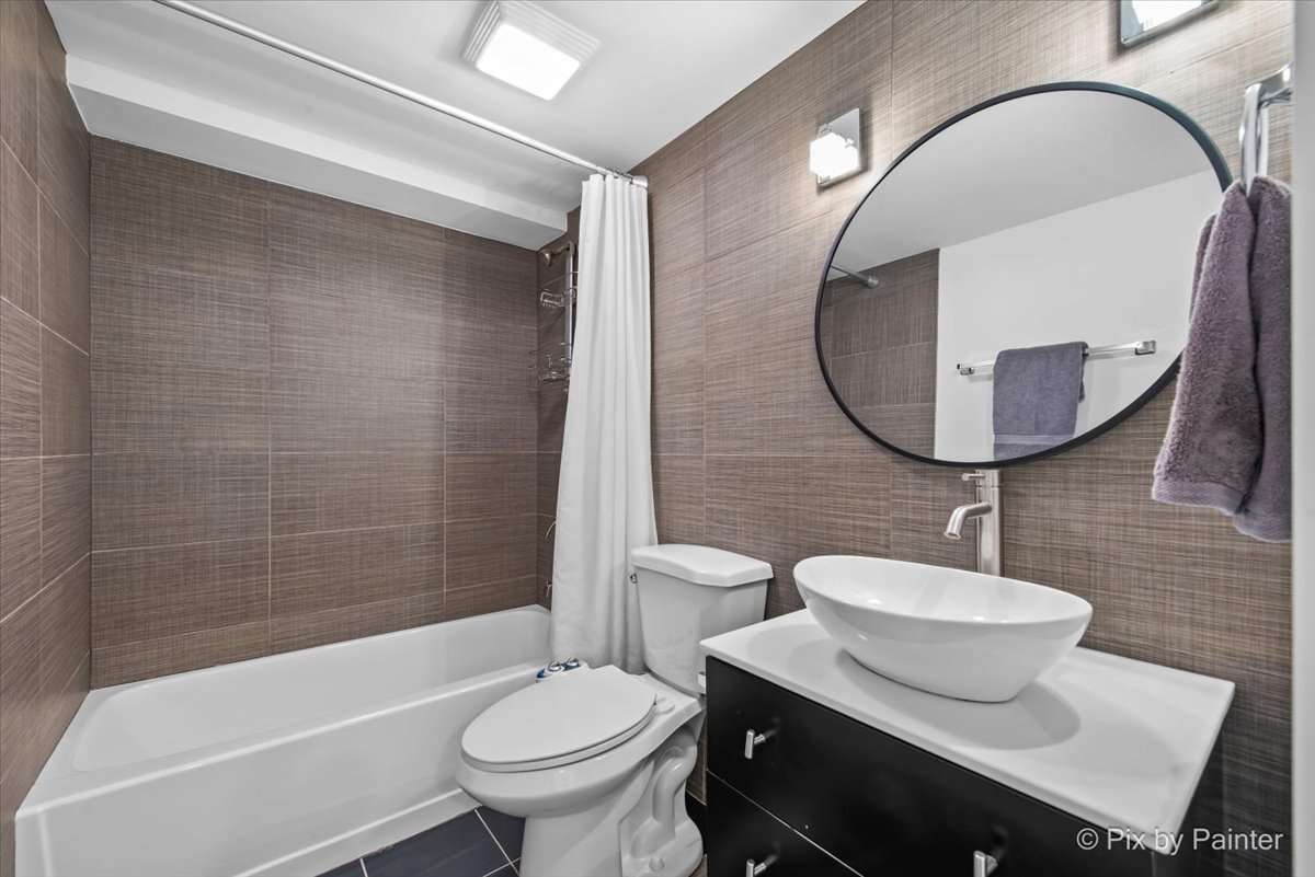 2636 W Crystal Street