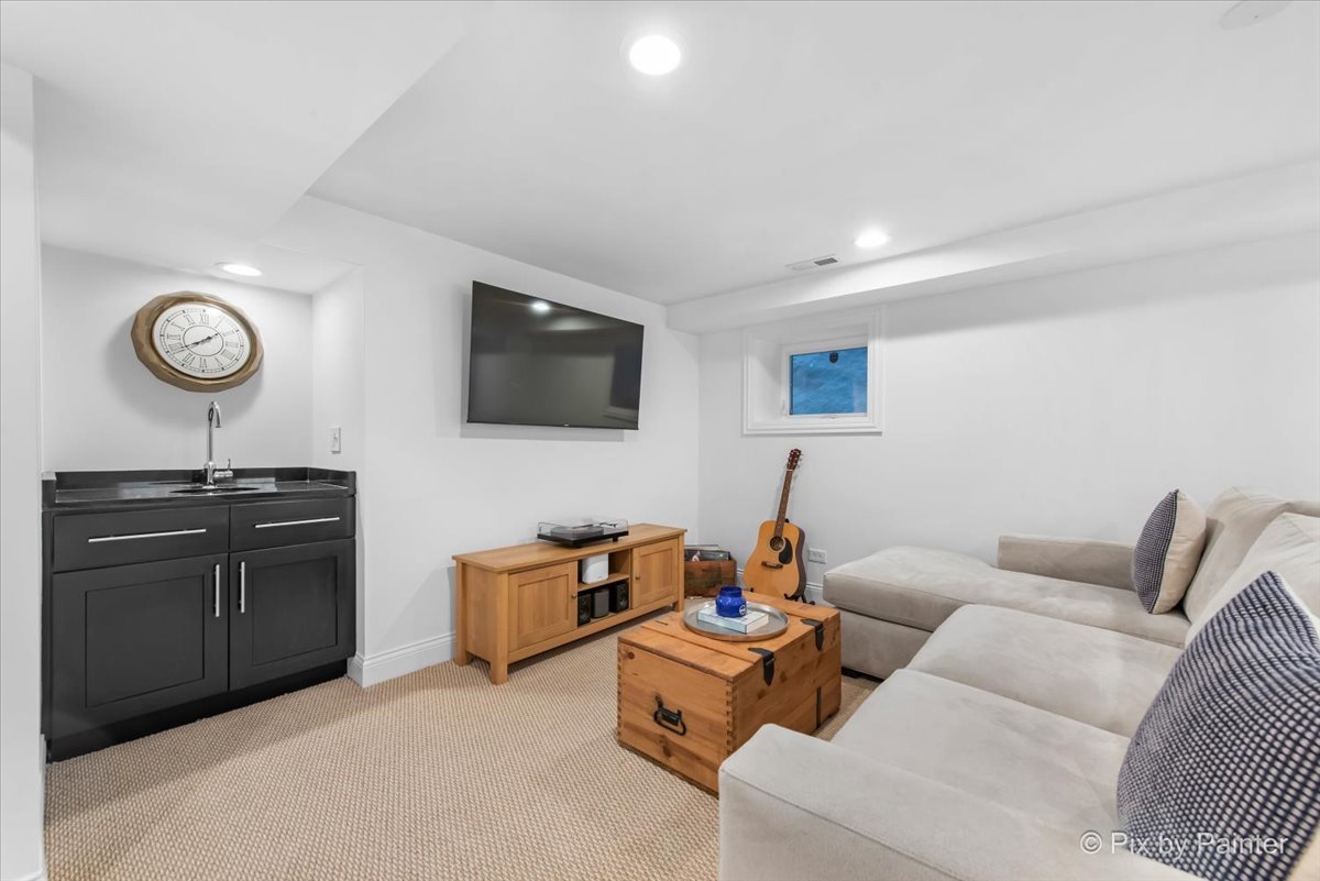 2636 W Crystal Street