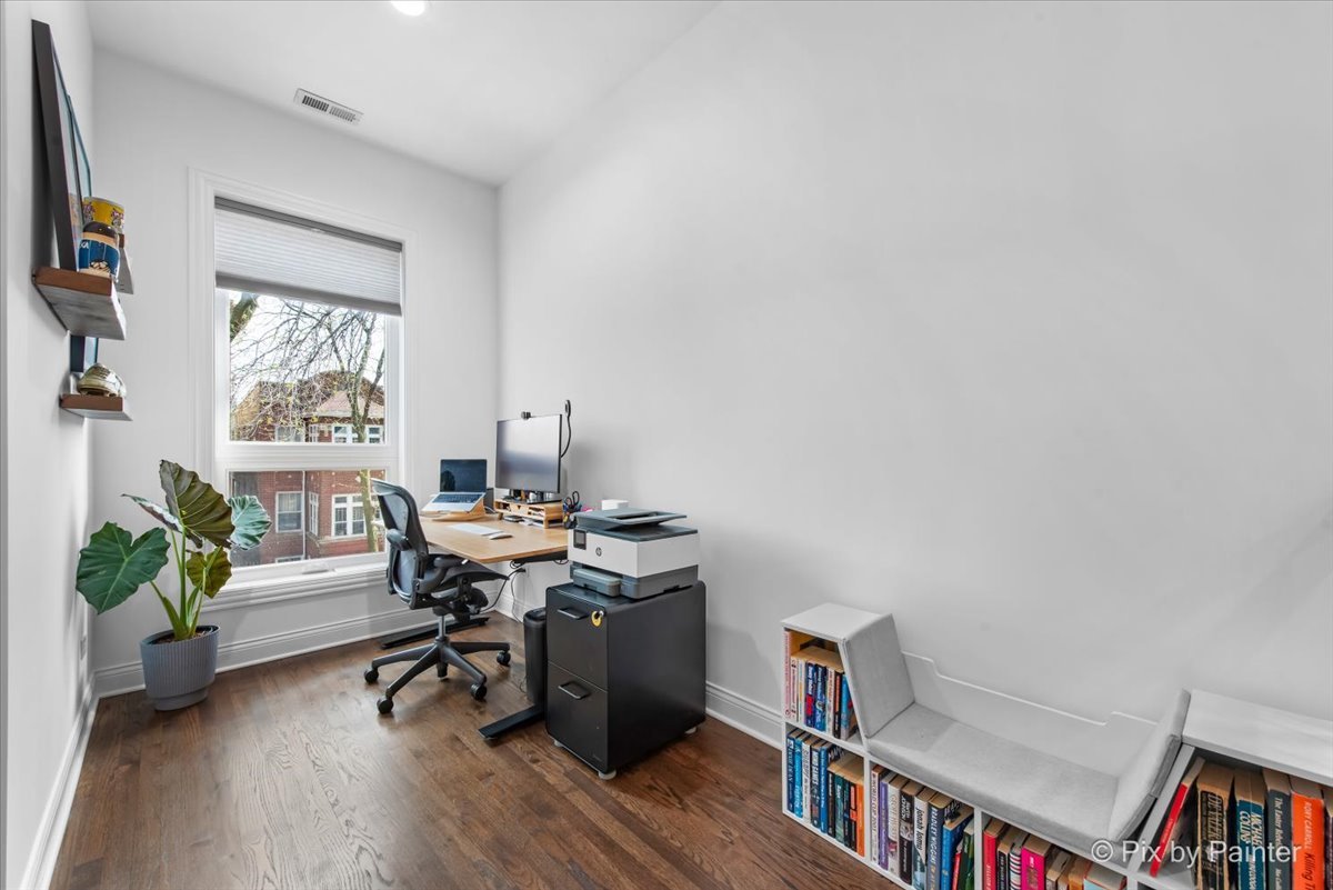 2636 W Crystal Street