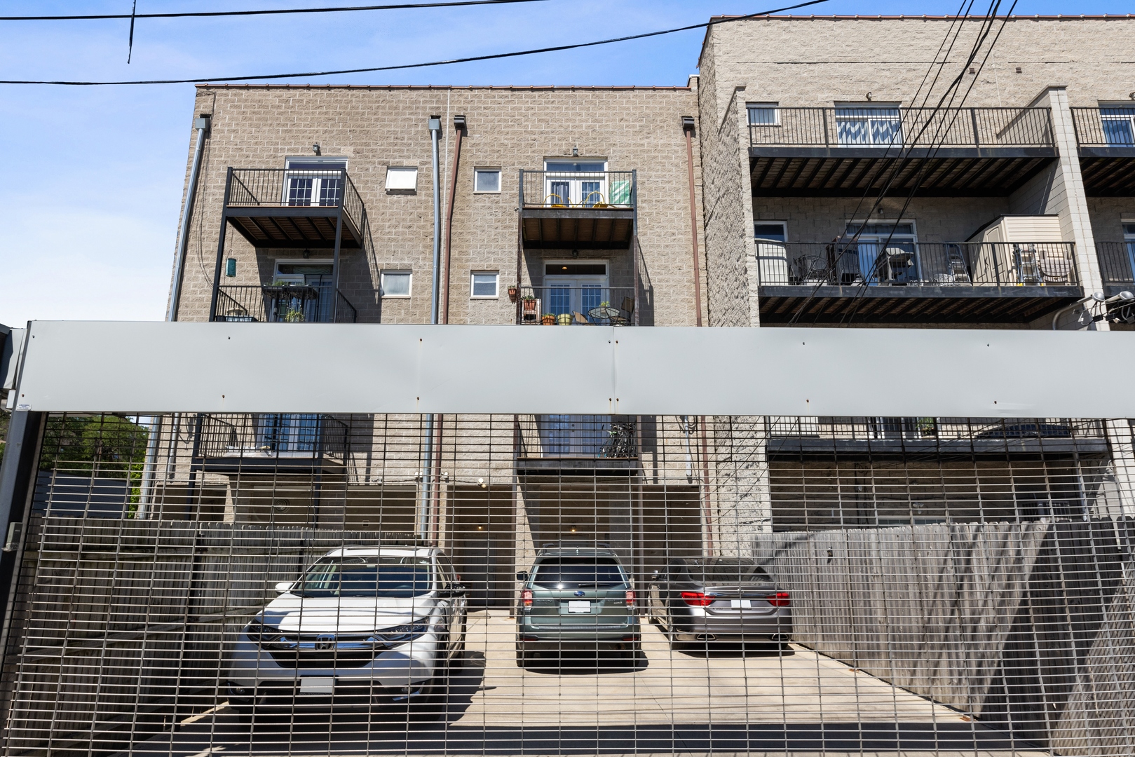 829 N California Avenue Unit: 3