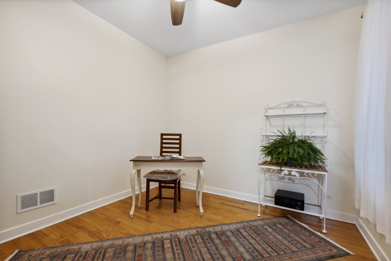 829 N California Avenue Unit: 3