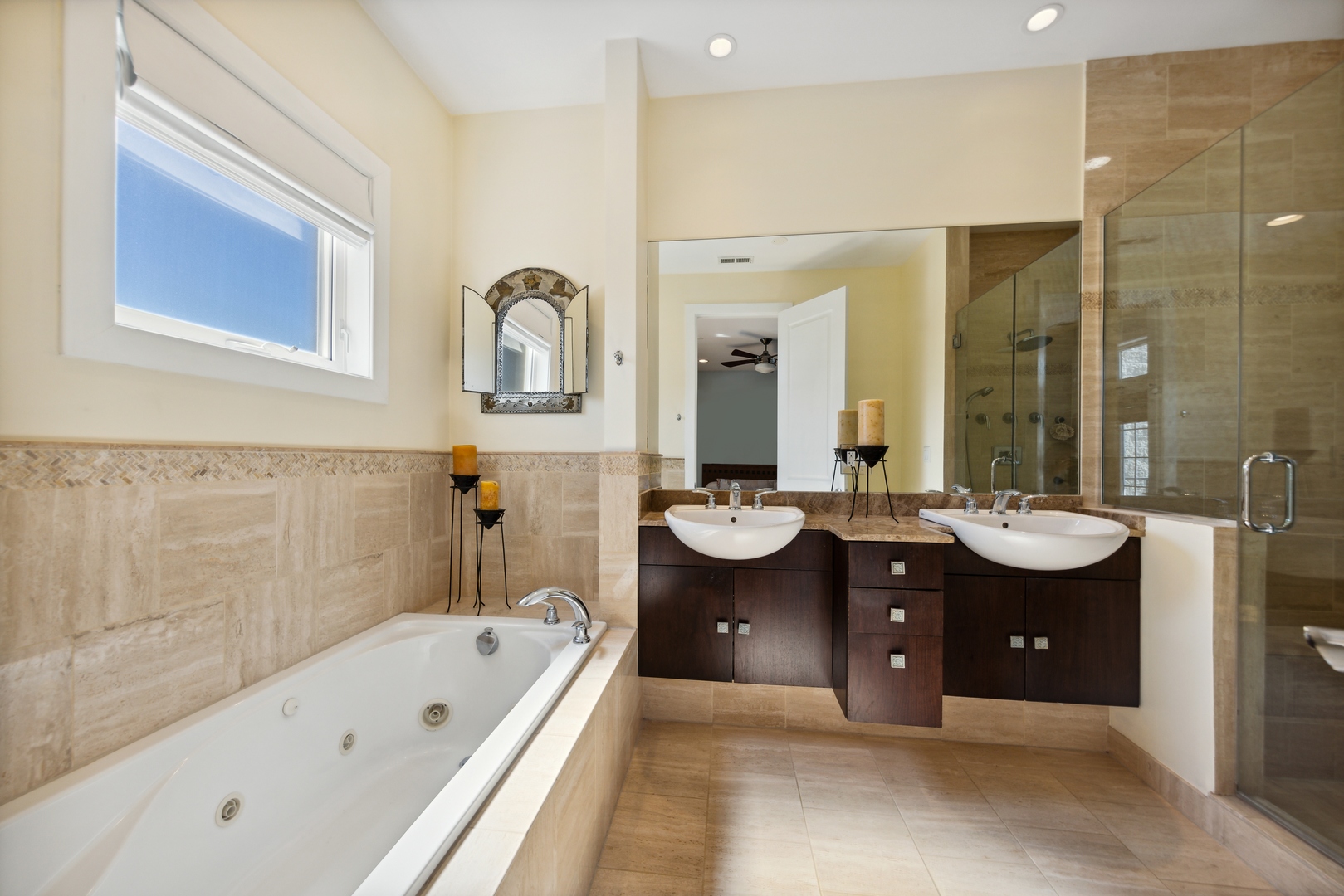 829 N California Avenue Unit: 3