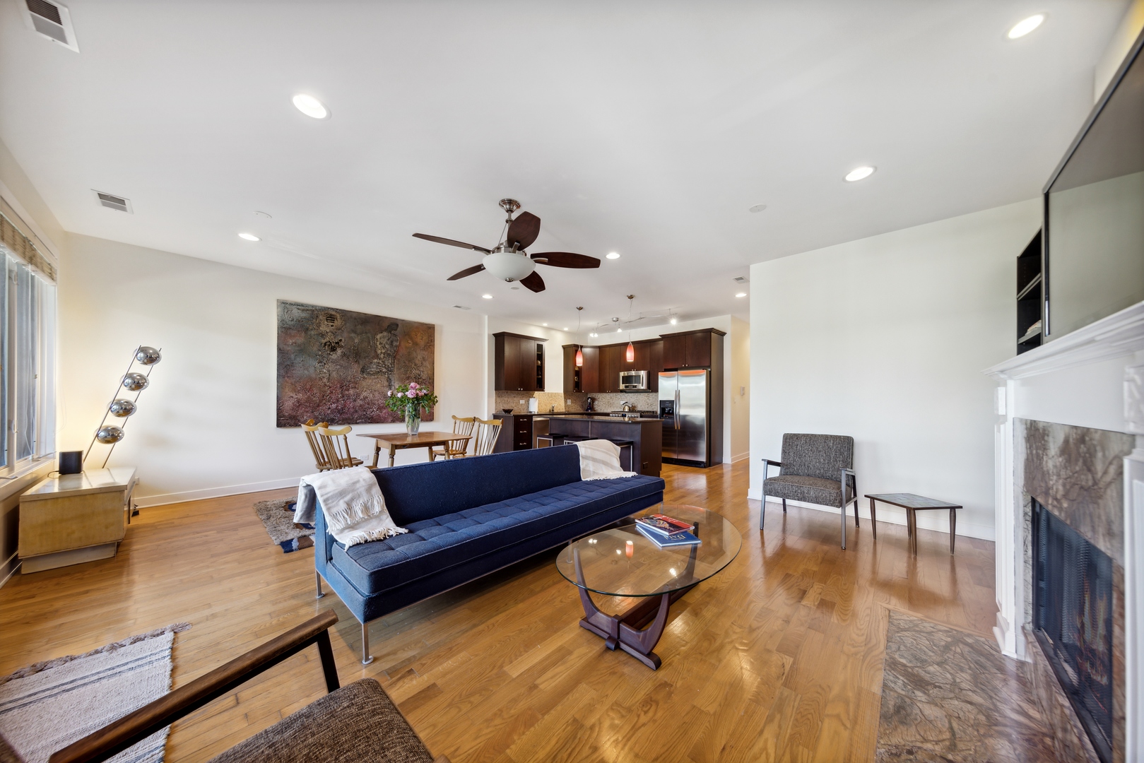 829 N California Avenue Unit: 3