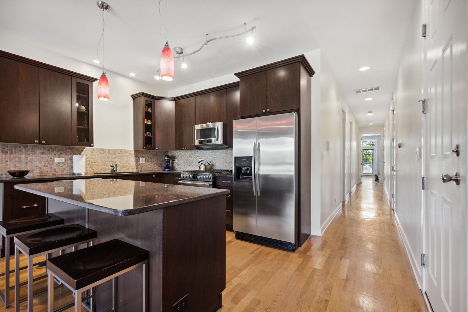 829 N California Avenue Unit: 3