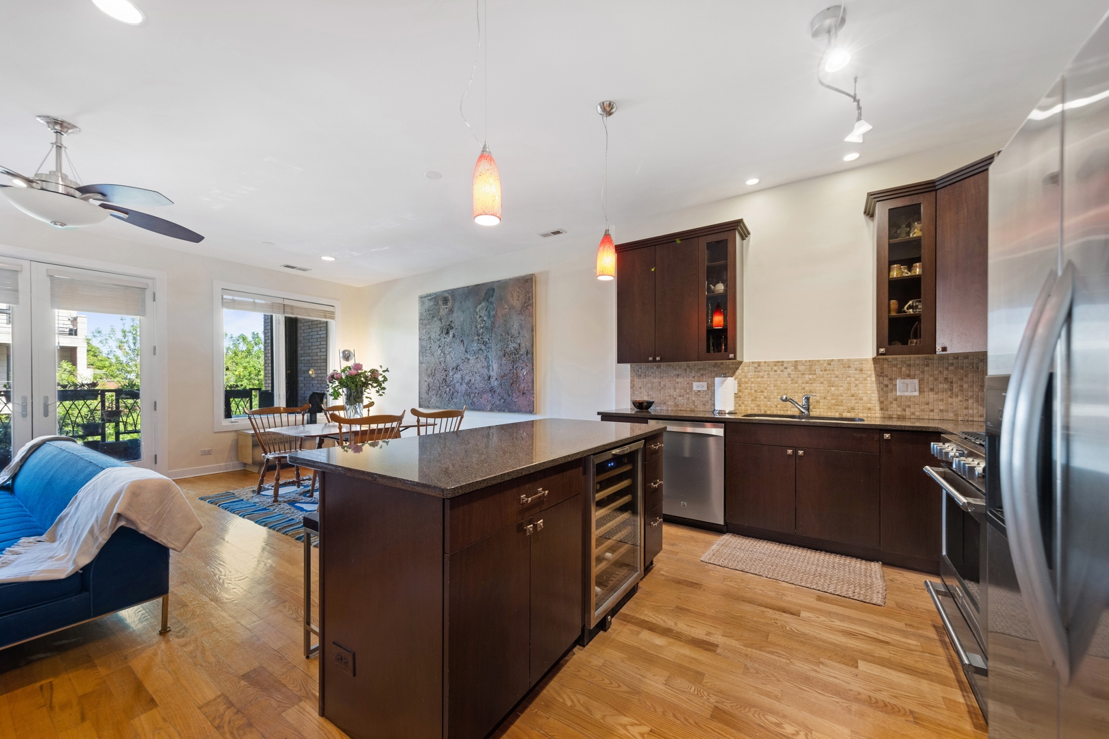 829 N California Avenue Unit: 3