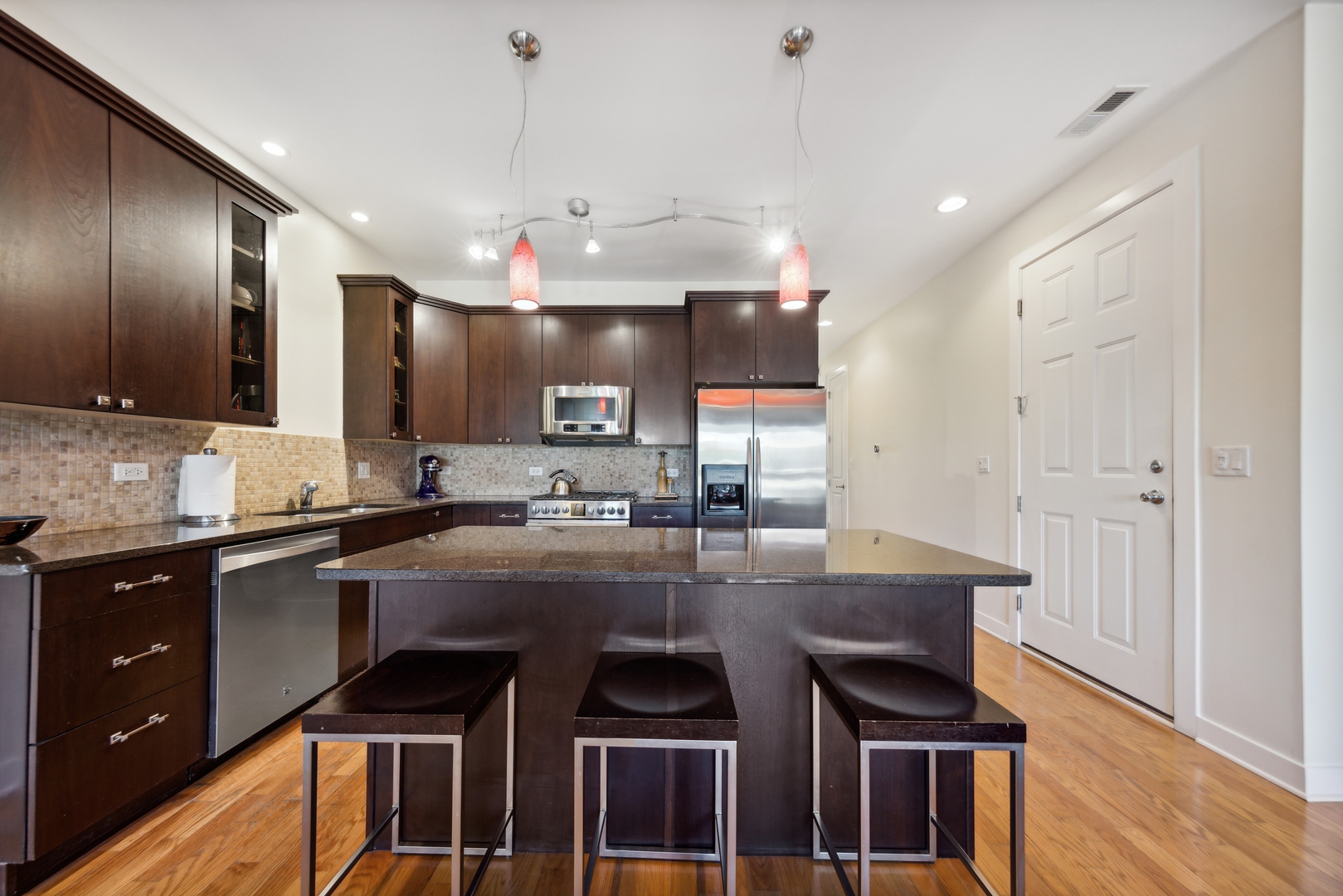 829 N California Avenue Unit: 3