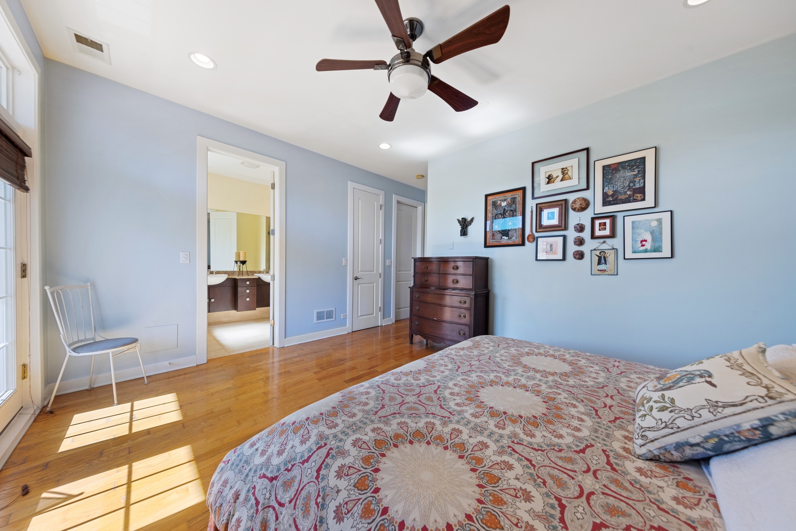 829 N California Avenue Unit: 3