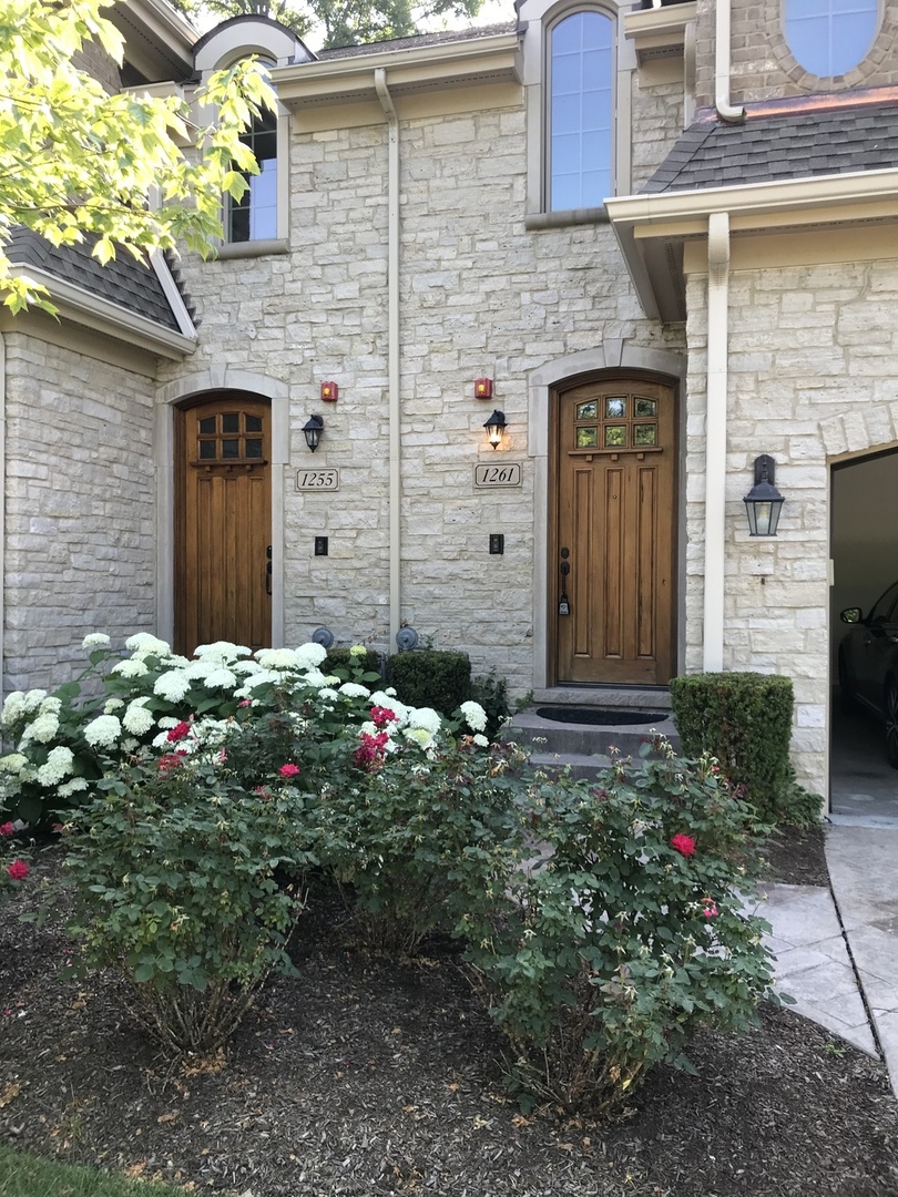 1261 Caroline Court