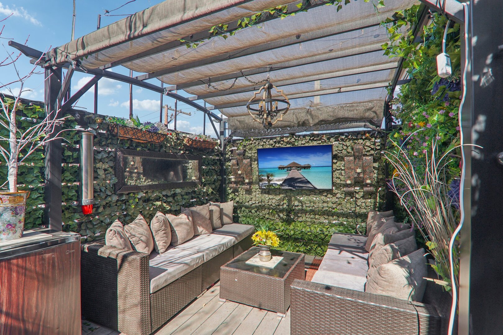 708 N Rockwell Street