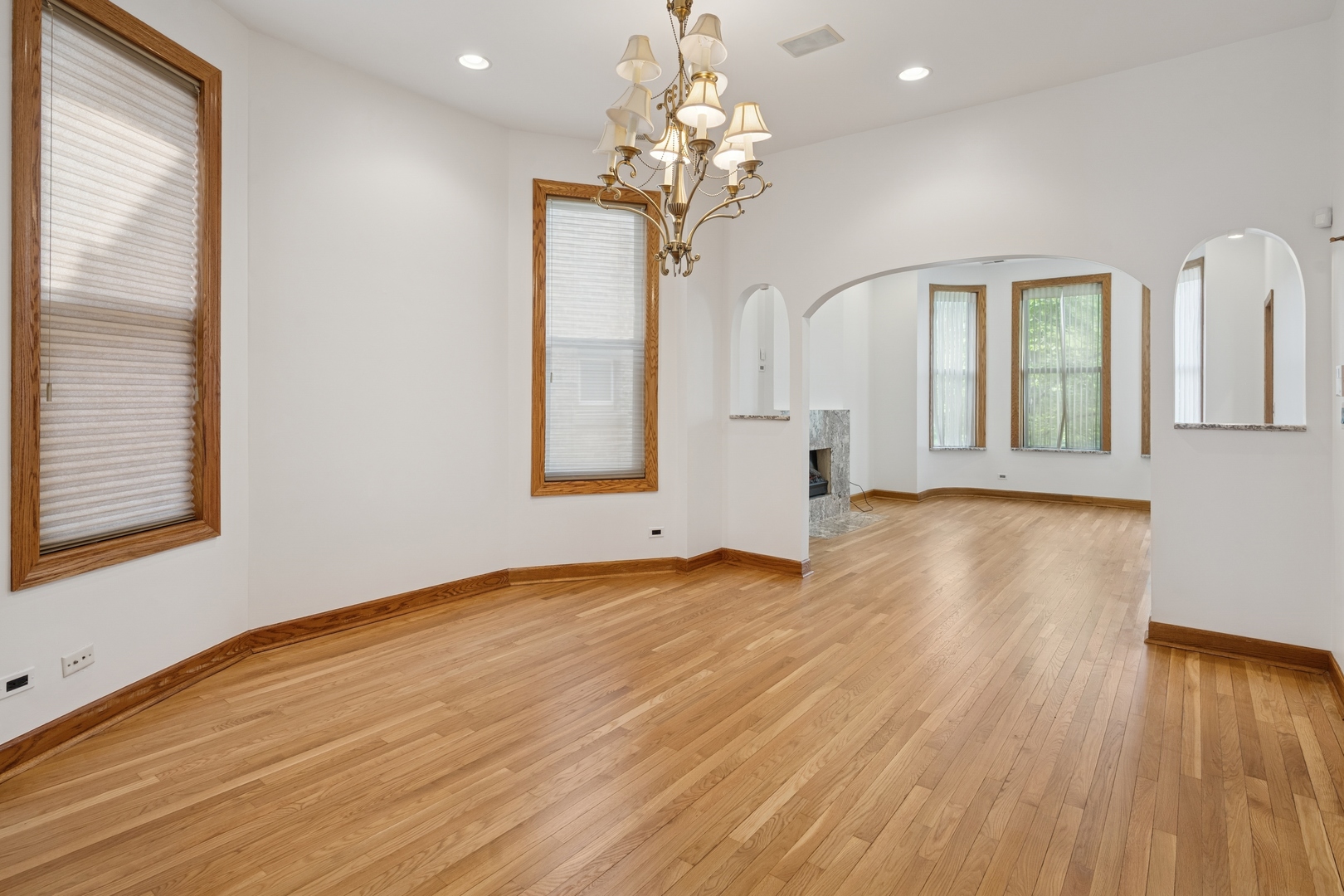 4143 N Ashland Avenue Unit: 2B