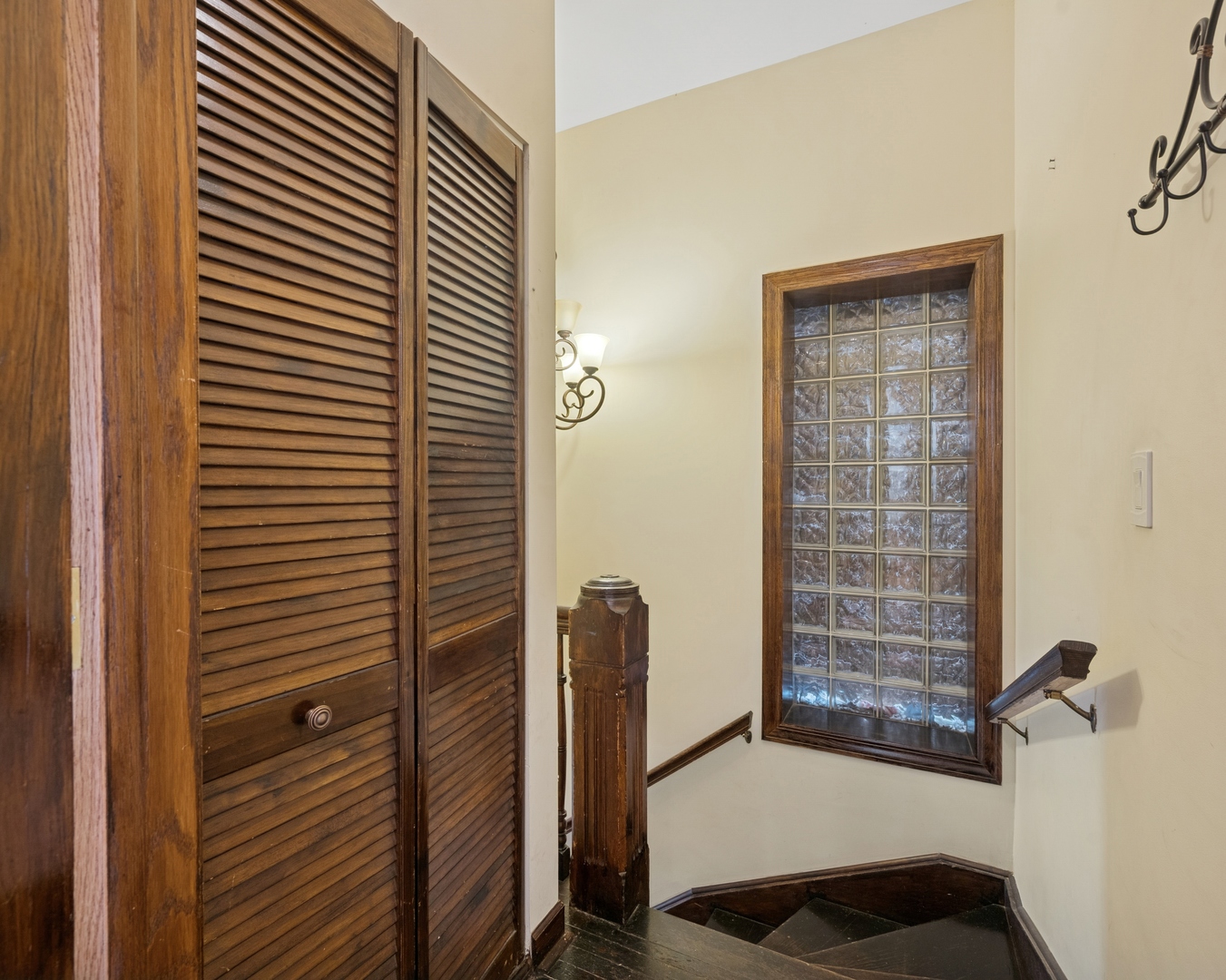 4143 N Ashland Avenue Unit: 2B