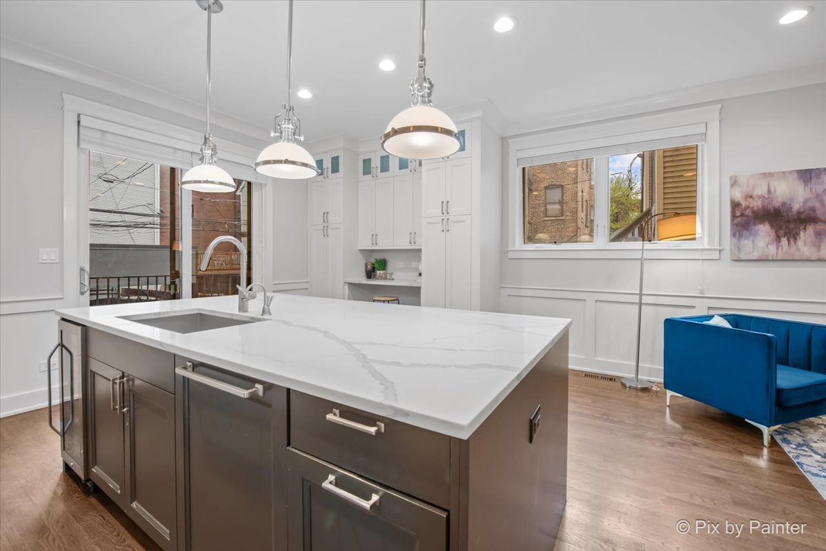 3414 N SEMINARY Avenue Unit: 1