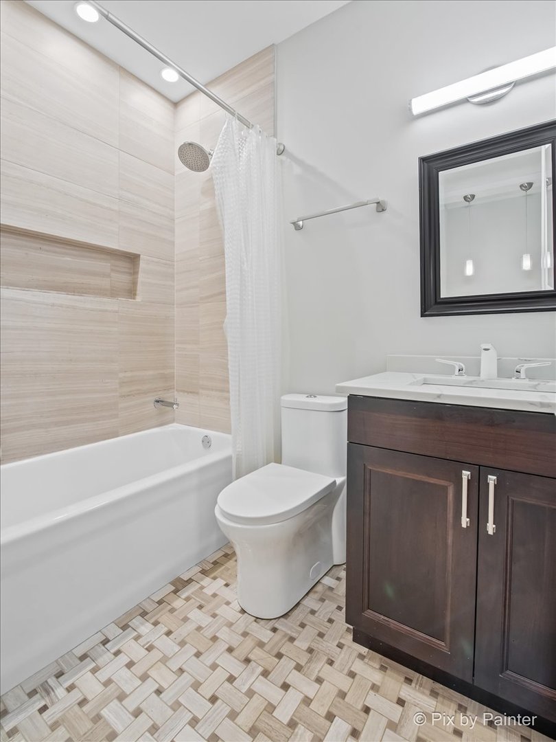 3414 N SEMINARY Avenue Unit: 1