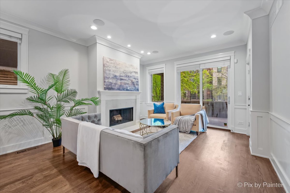 3414 N SEMINARY Avenue Unit: 1