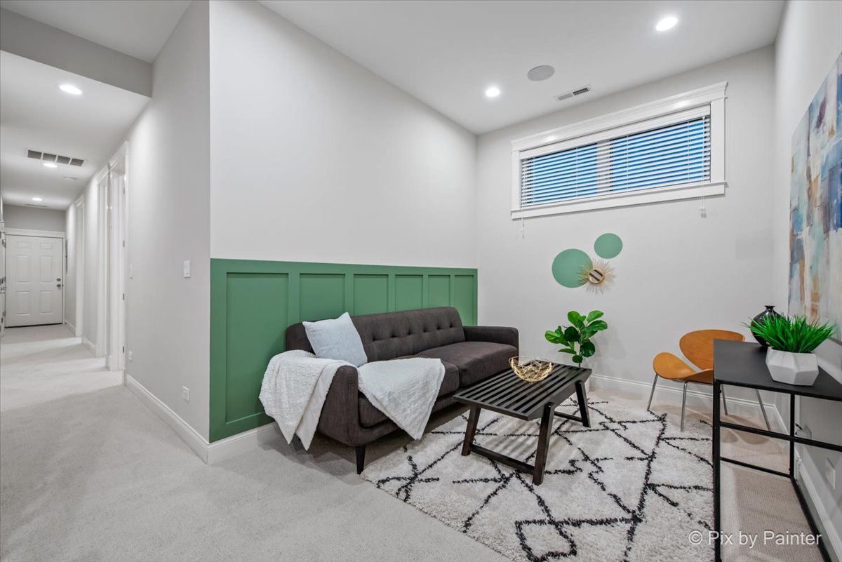 3414 N SEMINARY Avenue Unit: 1