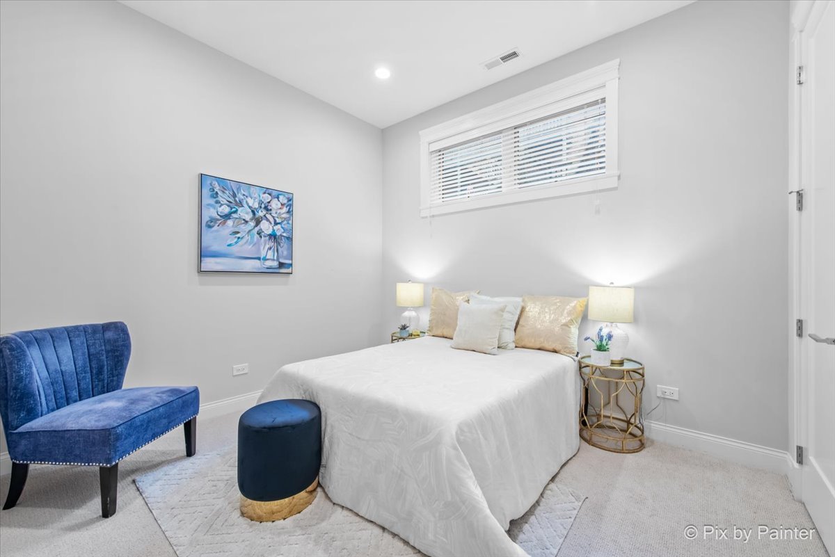 3414 N SEMINARY Avenue Unit: 1