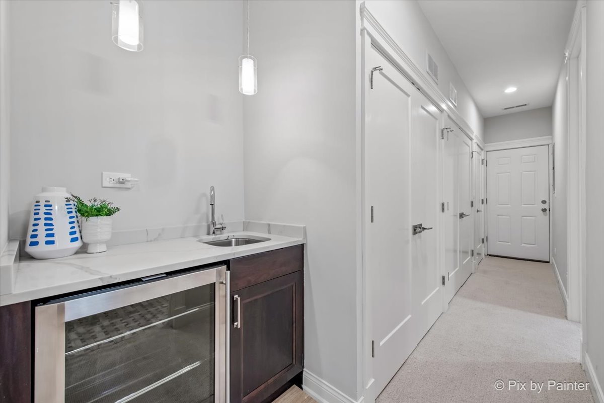 3414 N SEMINARY Avenue Unit: 1