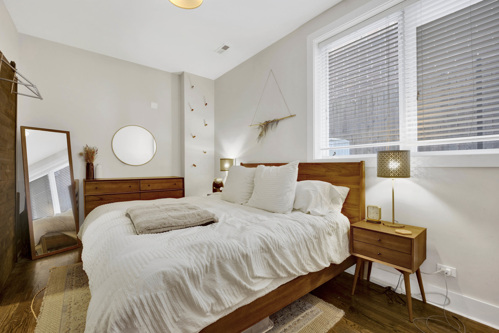 2846 N HALSTED Street Unit: 1N