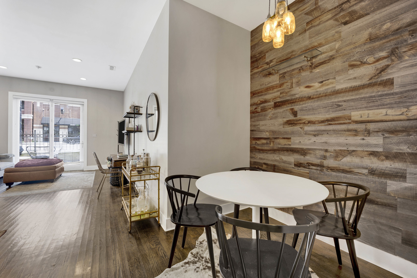2846 N HALSTED Street Unit: 1N