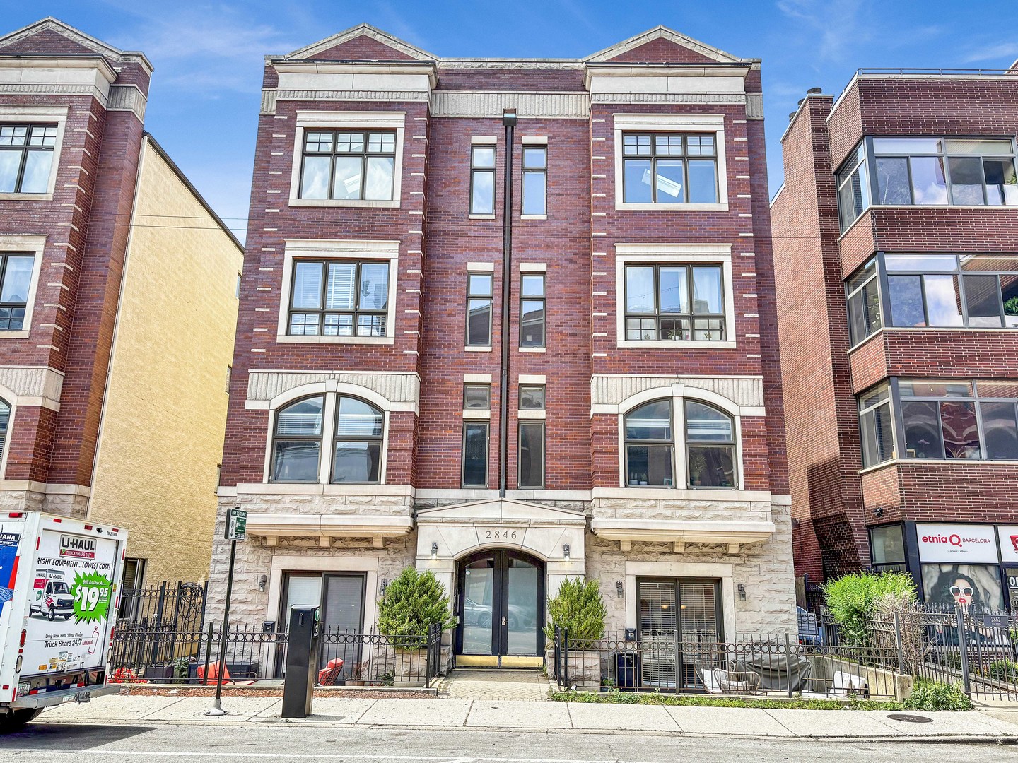 2846 N HALSTED Street Unit: 1N