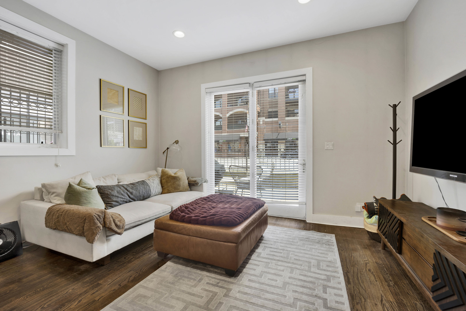 2846 N HALSTED Street Unit: 1N